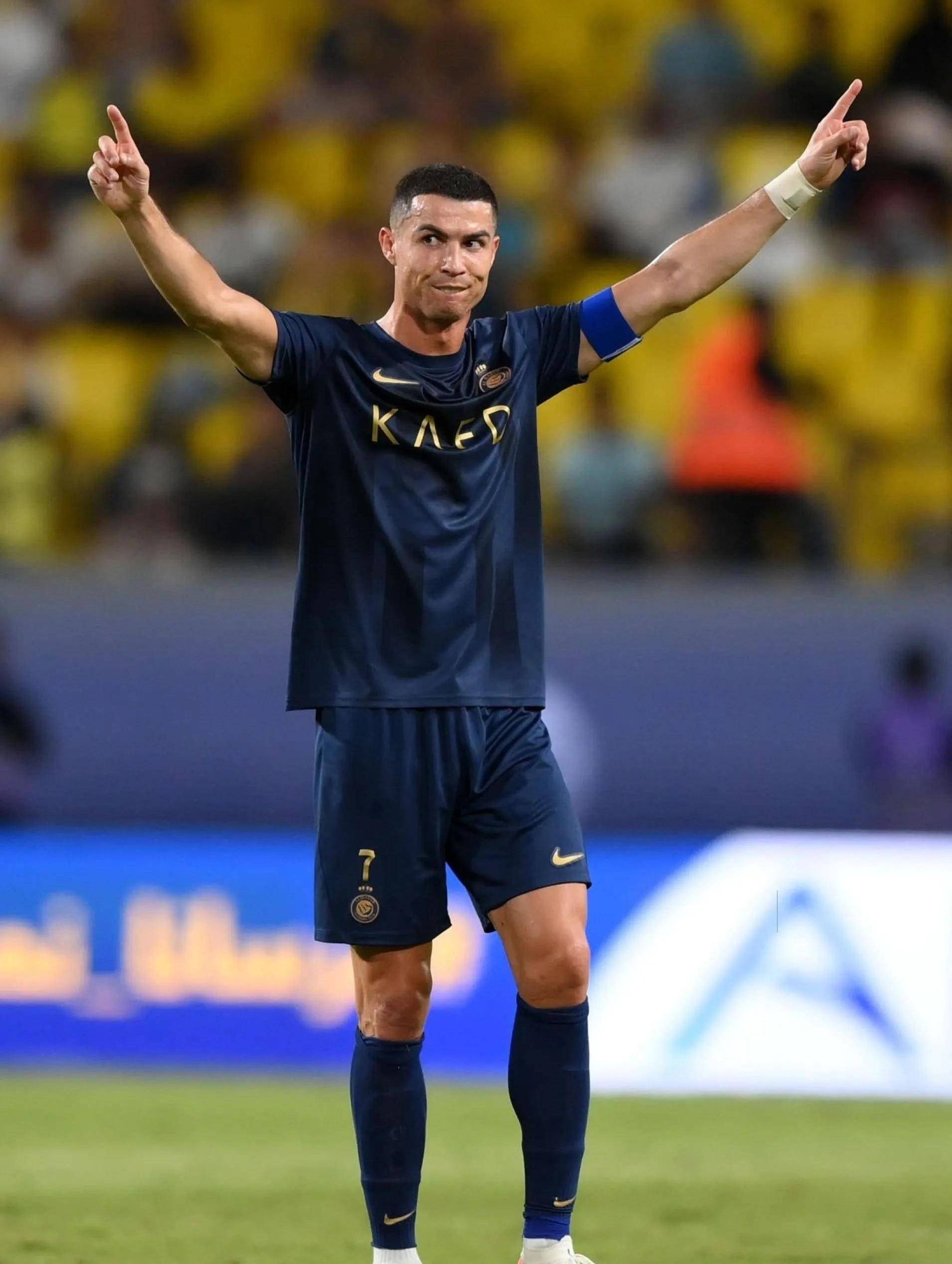 DO：圣徒拒绝埃弗顿对迪布林4000万报价，还价5000万+25%分成（南安普顿驳回埃弗顿4000万求购迪布林，索价5000万并附25%转售分成）