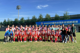 电讯报：纽卡可能无法在冬窗签下阿尔克马尔中场斯密特（电讯报：纽卡冬窗追阿尔克马尔中场斯密特恐难成行）