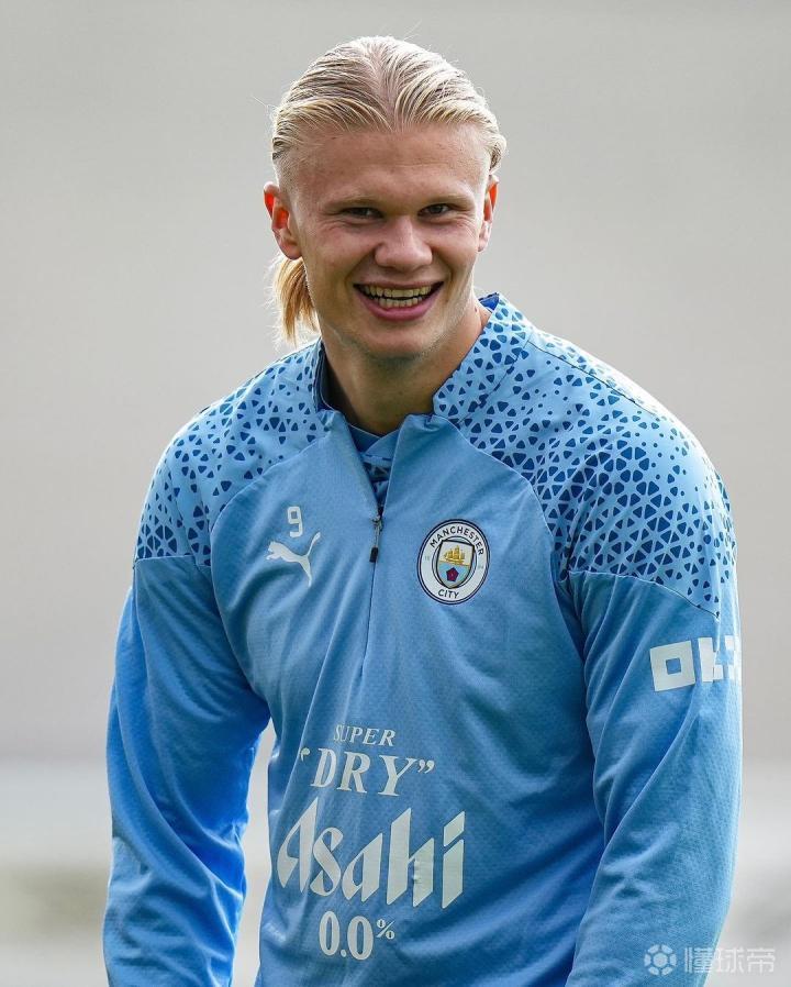 迈克·布朗：哈特整晚防字母哥都非常拼，唐斯进攻篮板很关键（迈克·布朗：哈特整场死守字母哥拼劲十足，唐斯的进攻篮板至关重要）