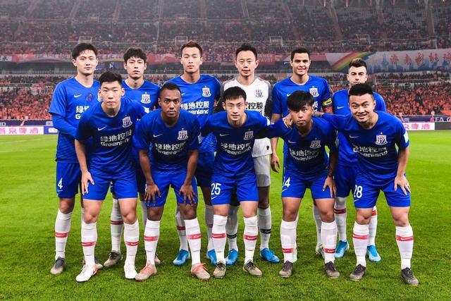 吉尔摩社媒晒照：手术成功，康复之路开始（吉尔摩在社媒晒照：手术顺利，开启康复之旅）