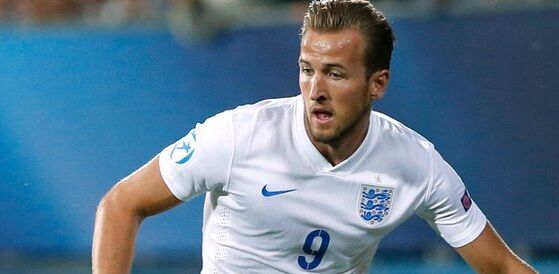 哈登率快船在常规赛中单挑魔术，连续4场得分超28分，但球队仍落后较大。（哈登率快船常规赛对阵魔术，连4场28+仍难阻球队大比分落后）