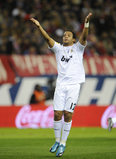 马卡：特尔施特根参加巴萨今日合练，有望复出入选欧冠大名单（马卡报：特尔施特根今日随巴萨合练，或复出进入欧冠名单）