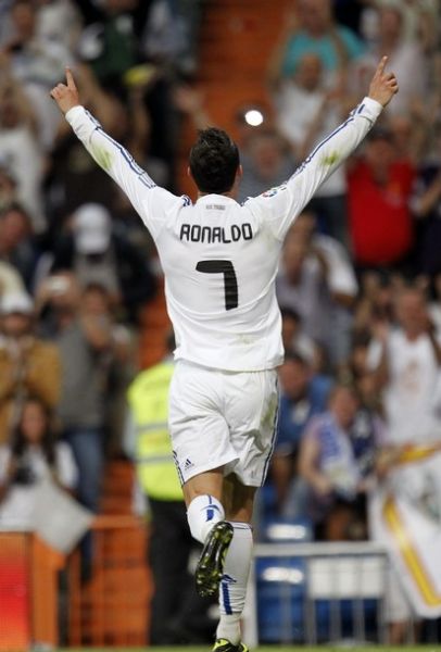 李金羽：中国足球前一段已经掉冰窟窿里了，目前处于恢复期（李金羽：国足此前陷入低谷，当前正处于恢复阶段）