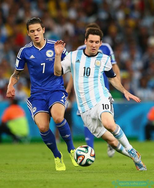 炸翻英超！穆里尼奥弃皇马转投利物浦？3大争议+10亿转会费，红军能逆袭？（英超大地震：穆里尼奥离开皇马改投利物浦？三重争议叠加+10亿豪购，红军能否逆袭？）